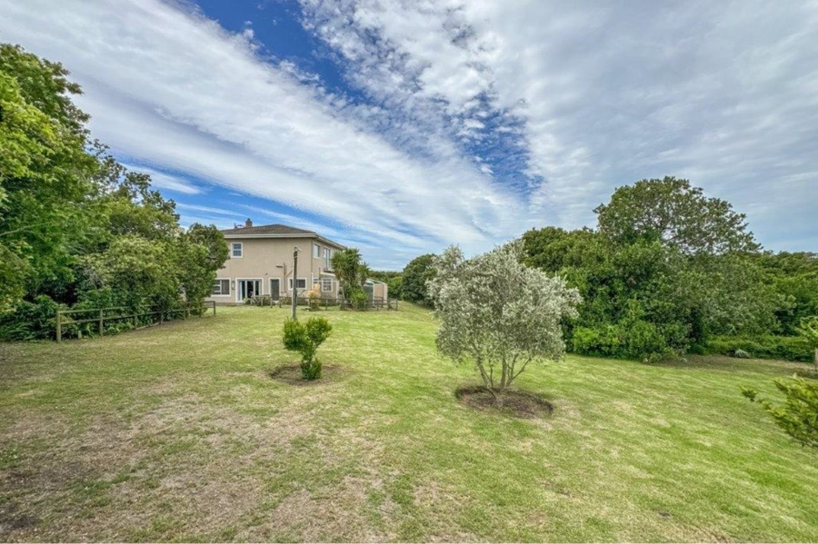 4 Bedroom Property for Sale in Lovemore Park Eastern Cape